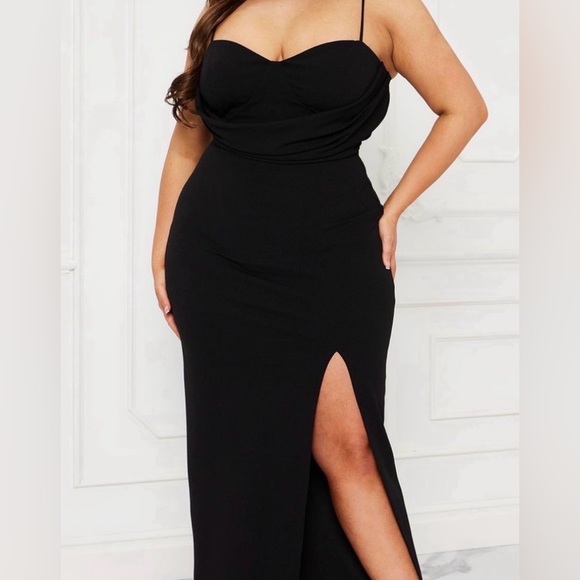 Fashion Nova Dresses & Skirts - NWOT Fashion Nova Exclusive Invite Maxi Dress Elegant - Black Evening Dress